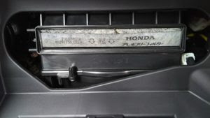 愛車ヴェゼルのエアコンフィルタ交換しました ホンダ Vezel 日々感じることを思いのままに