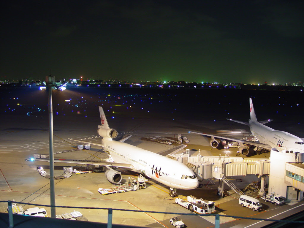 羽田空港 飛行機の写真 夜景無料壁紙 東京の夜景写真壁紙を無料でダウンロード