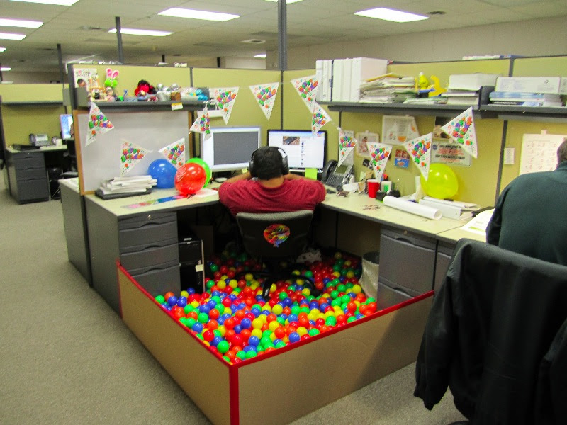 How to decorate a office cubicle for a birthday. - Imgur