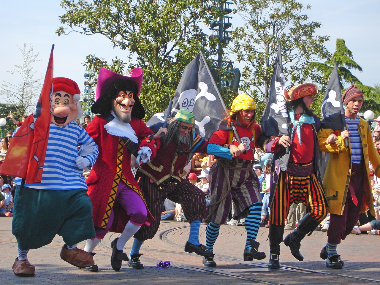 ディズニーランドの元キャストだった芸能人 有名人一覧 海外 日本 アートコンサルタント ディズニーとミュージカルのニュースサイト