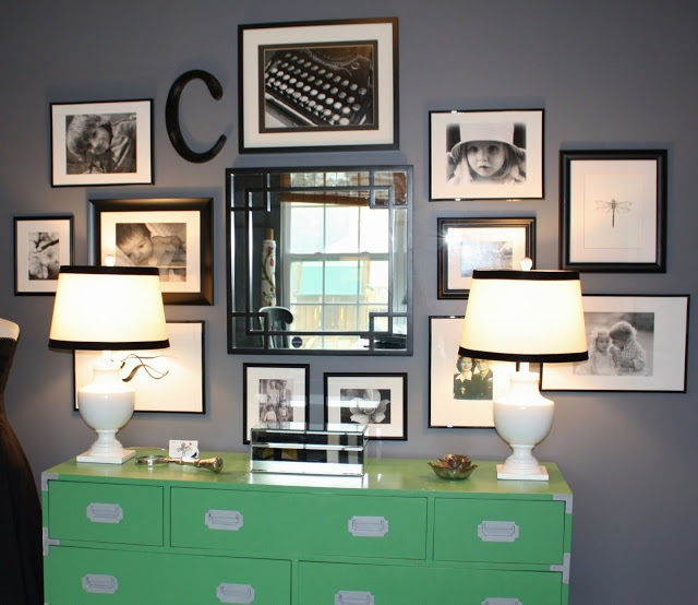 I love this bedroom gallery wall, such a good idea to fill the empty space around the mirror above the dresser