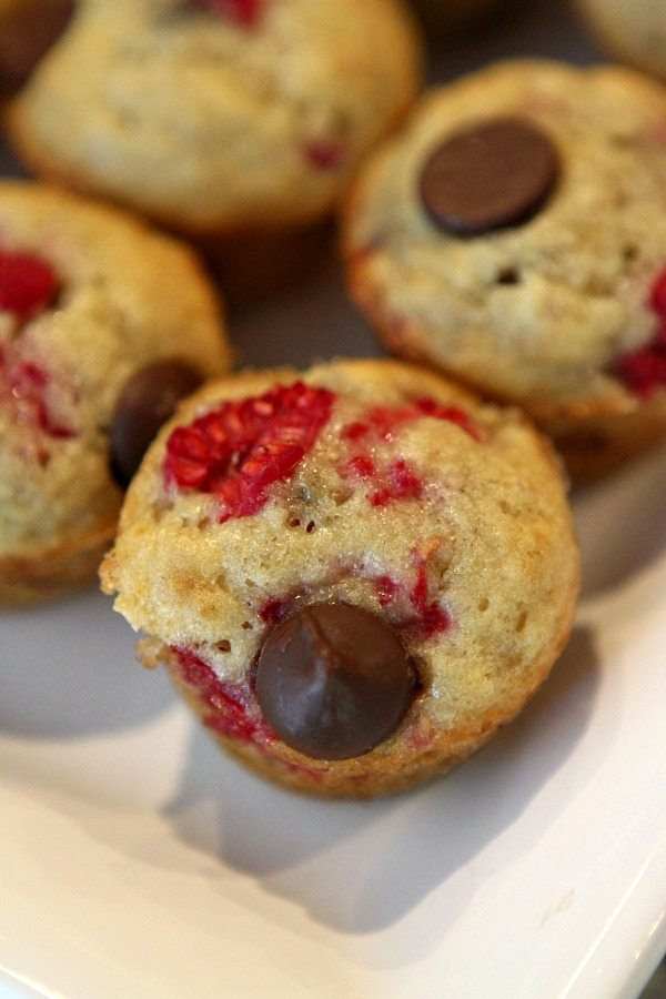 Raspberry Dark Chocolate Banana Bread Muffins Recipe - RecipeBoy.com