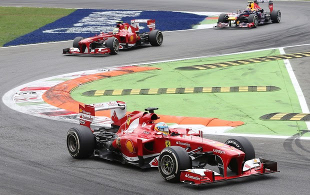Fernando alonso felipe massa ferrari gp da Itália  (Foto: Agência AP)