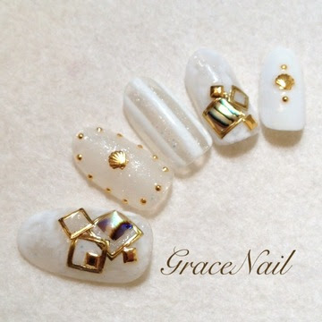 14秋冬ネイルデザインはビジューとスタッズでかっこよく決める Nailclue News