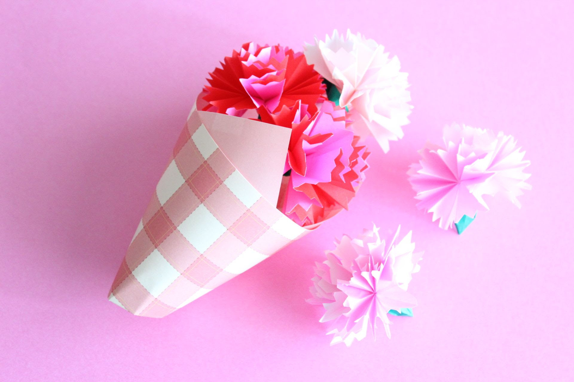 折り紙で立体的なカーネーションの折り方 花束ブーケの作り方