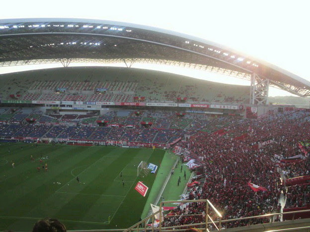 夏休みなのに空席が目立つ ライブハウスもだけど現場に来いよな っ 写真共有サイト フォト蔵
