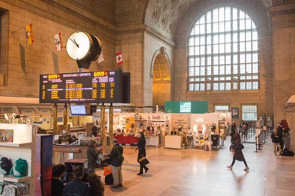 union station holiday market