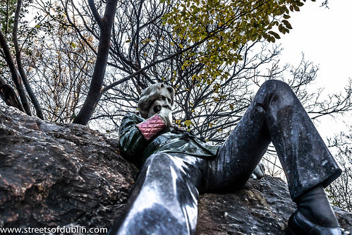 The Oscar Wilde Memorial In Merrion Square (Dublin) by infomatique