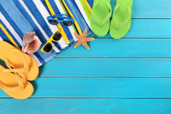 7 Beach items above a blue floor