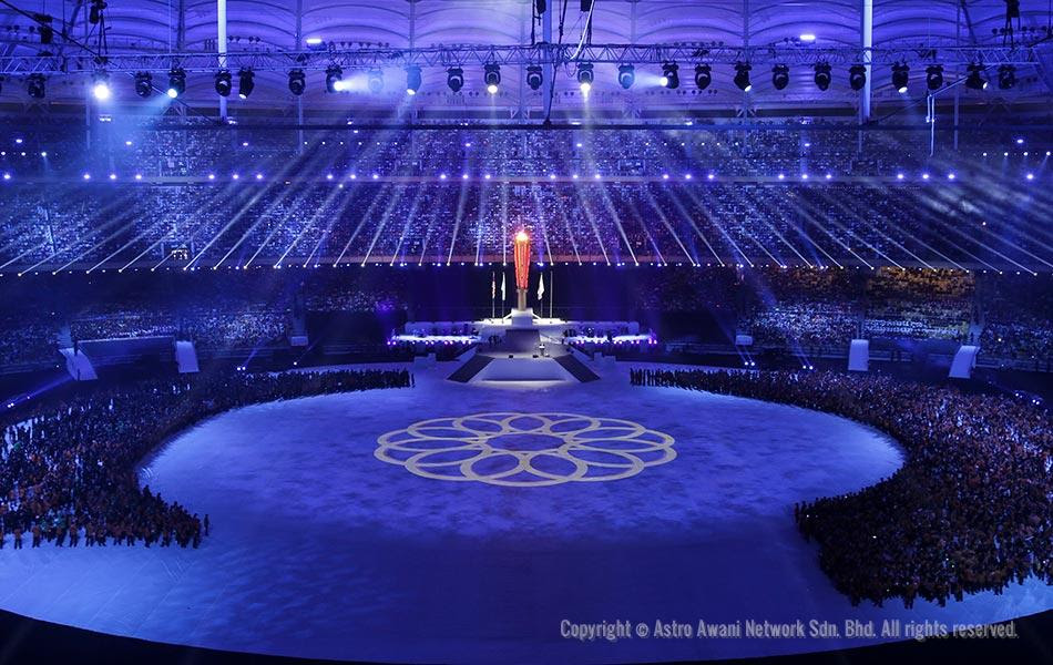 Perarakan masuk para atlet Malaysia sempena majlis penutup Sukan SEA ke-29 Kuala Lumpur 2017 yang dirasmikan oleh Perdana Menteri Datuk Seri Najib Tun Razak di Stadium Nasional, Bukit Jalil.- Foto Astro AWANI / SHAHIR OMAR