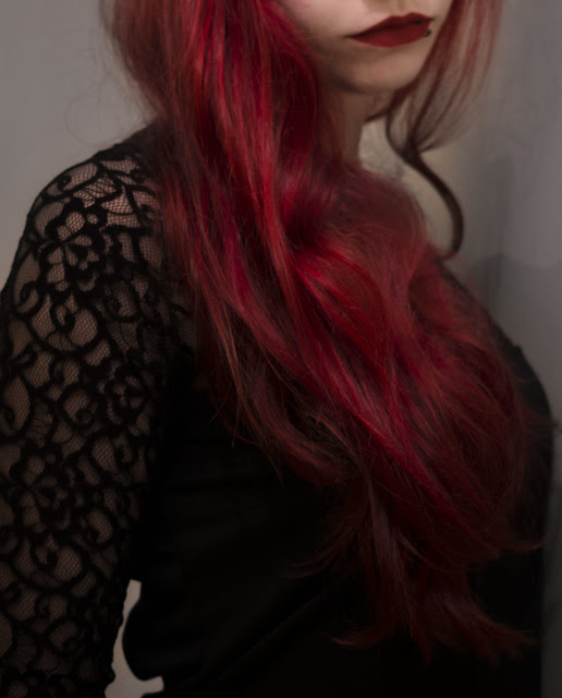 Black and red / Negro y rojo