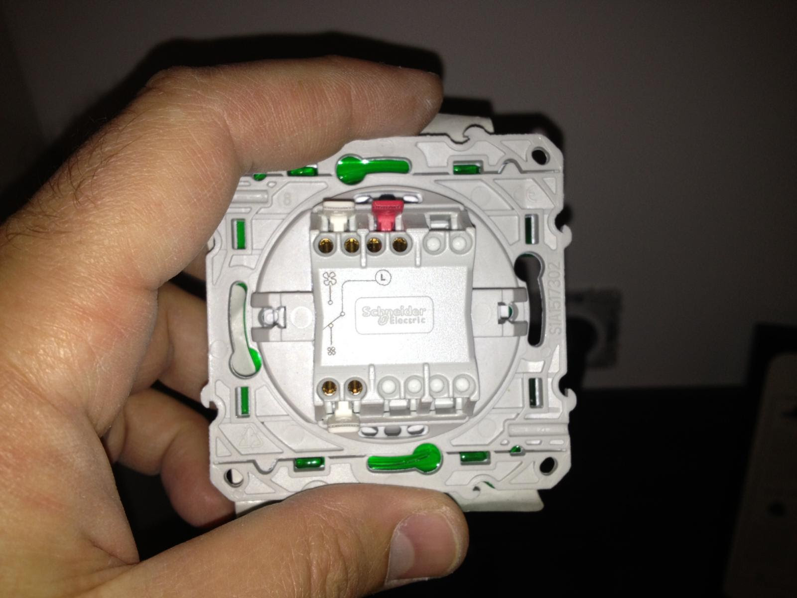 Branchement interrupteur VMC