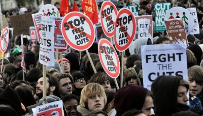 Manifestação de estudantes em Londres, 9 de Dezembro de 2010 – Foto de Andy Rain/EPA/Lusa
