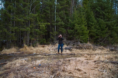 Randonnée à la rivière par Terry Blacksmith - Hike by the river by Terry Blacksmith