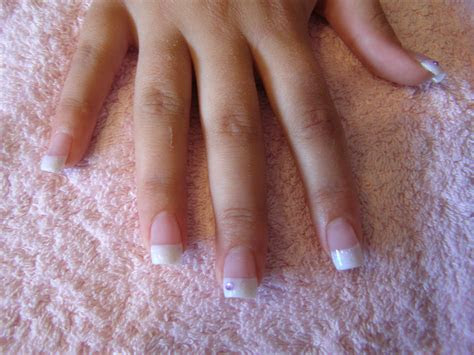 comparison  sculptured nails  acrylic nails