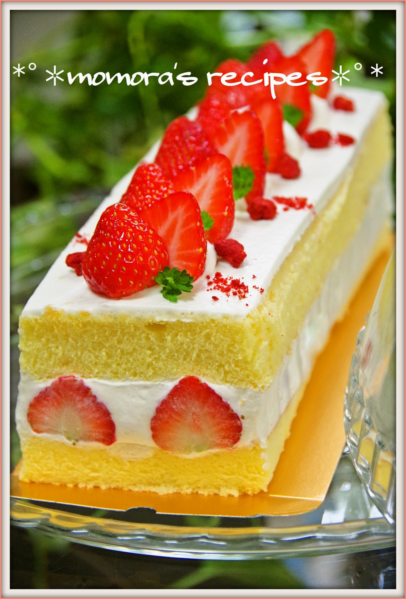 クックパッドで クリスマス 1位を頂いている ホットケーキミックスで簡単 苺ショートケーキ お菓子