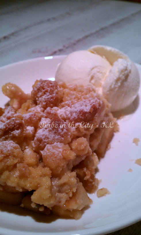 Apple cobbler ala mode (RM9.90)