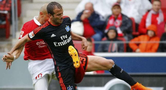 Ζωντανό το Αμβούργο, σοβαρός τραυματισμός για Σότο