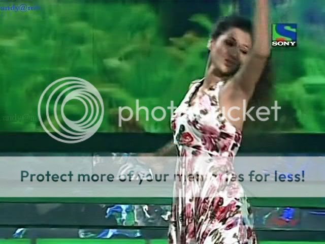 video of model Gauhar Khan's sexy dance in Jhalak DikhlaJa...