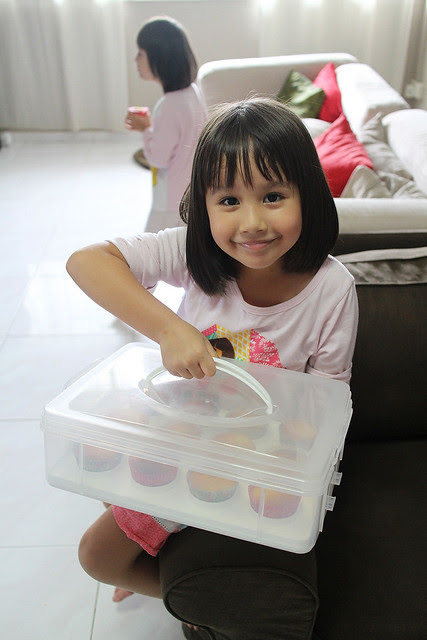 I love the Snapware cupcake carrier