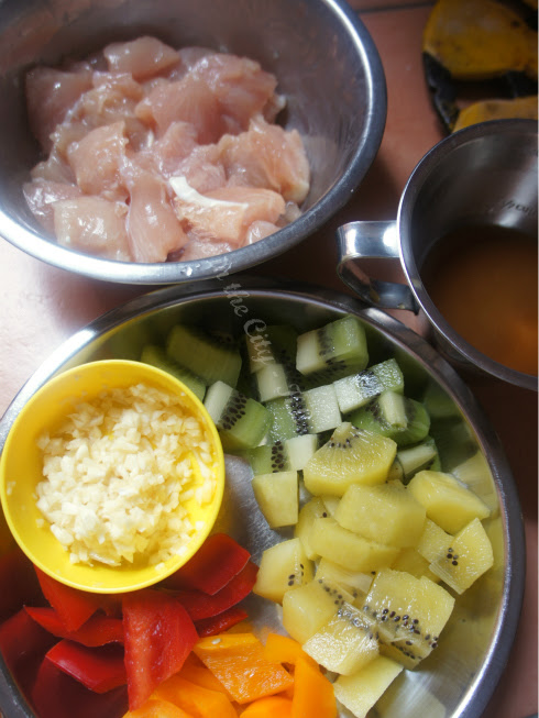 Day 13 Stir-fried Chicken with Kiwi ingredients