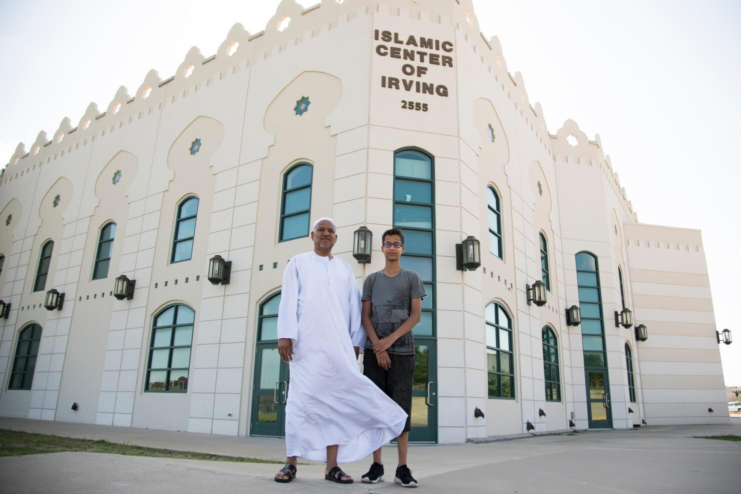 صانع الساعة المتفجرة