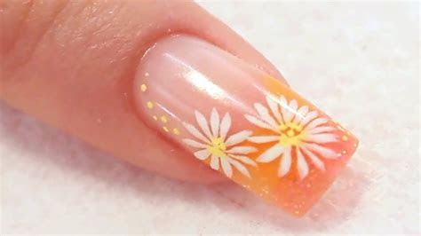 colour french acrylic nail  painted daisies tutorial
