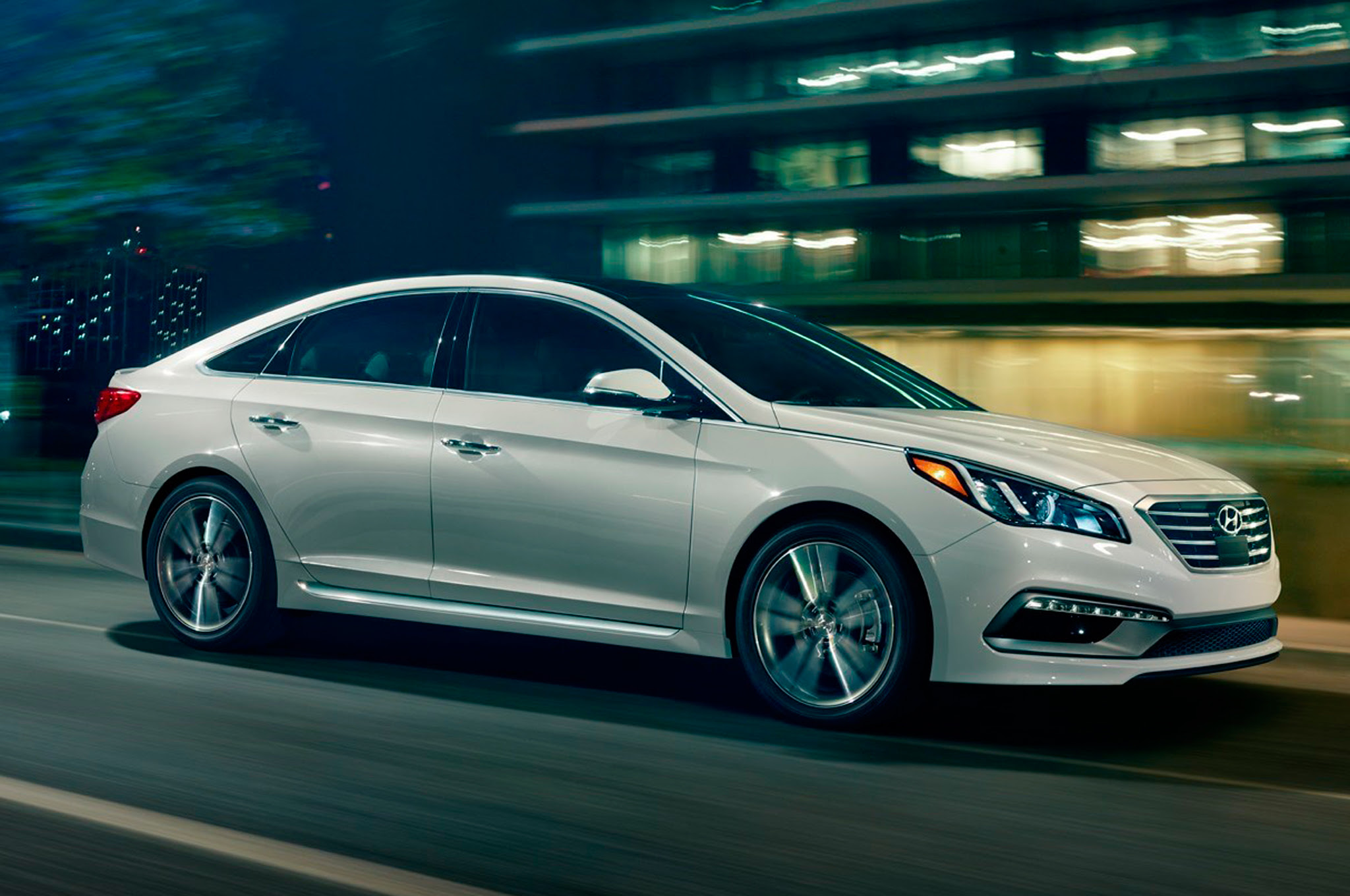2016 Hyundai Sonata 20T front three quarter in motion