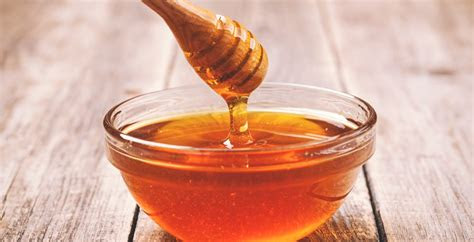 I've toyed with the idea of vegetarianism — veganism would involve giving up cheese and that's something this spaniard cannot bring herself to do — on numerous occasions. 8 Raw Honey Benefits (Plus, 20 DIY Uses) - Dr. Axe