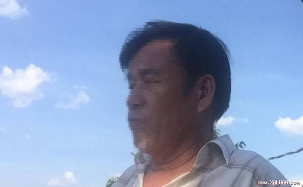 Ông Đậu buồn bã kể lại sự việc hai vợ chồng con trai nghi bị giết hại dã man.