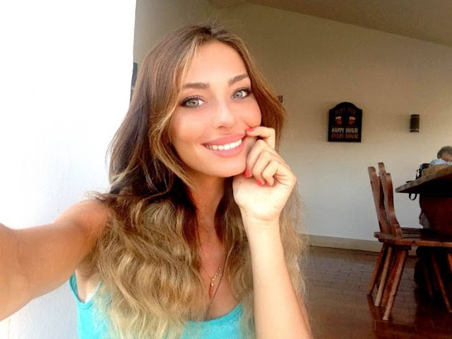 Foto: Alessia Tedeschi Model Seksi Pacar Baru Cristiano Ronaldo http://ift.tt/20kt43r - Berita Terbaru Terkini Hari Ini Cristiano Ronaldo sepertinya telah berhasil move on dari sang mantan, Irina Shayk yang kini sedang dekat dengan aktor tampan Bradley Cooper. Berbagai media Italia kini tengah ramai memberitakan CR7 sedang dekat dengan perempuan lain yang tak kalah seksi dari Irina. Model cantik asal Italia itu bernama Alessia Tedeschi. Benarkah? Foto Hot Selebriti