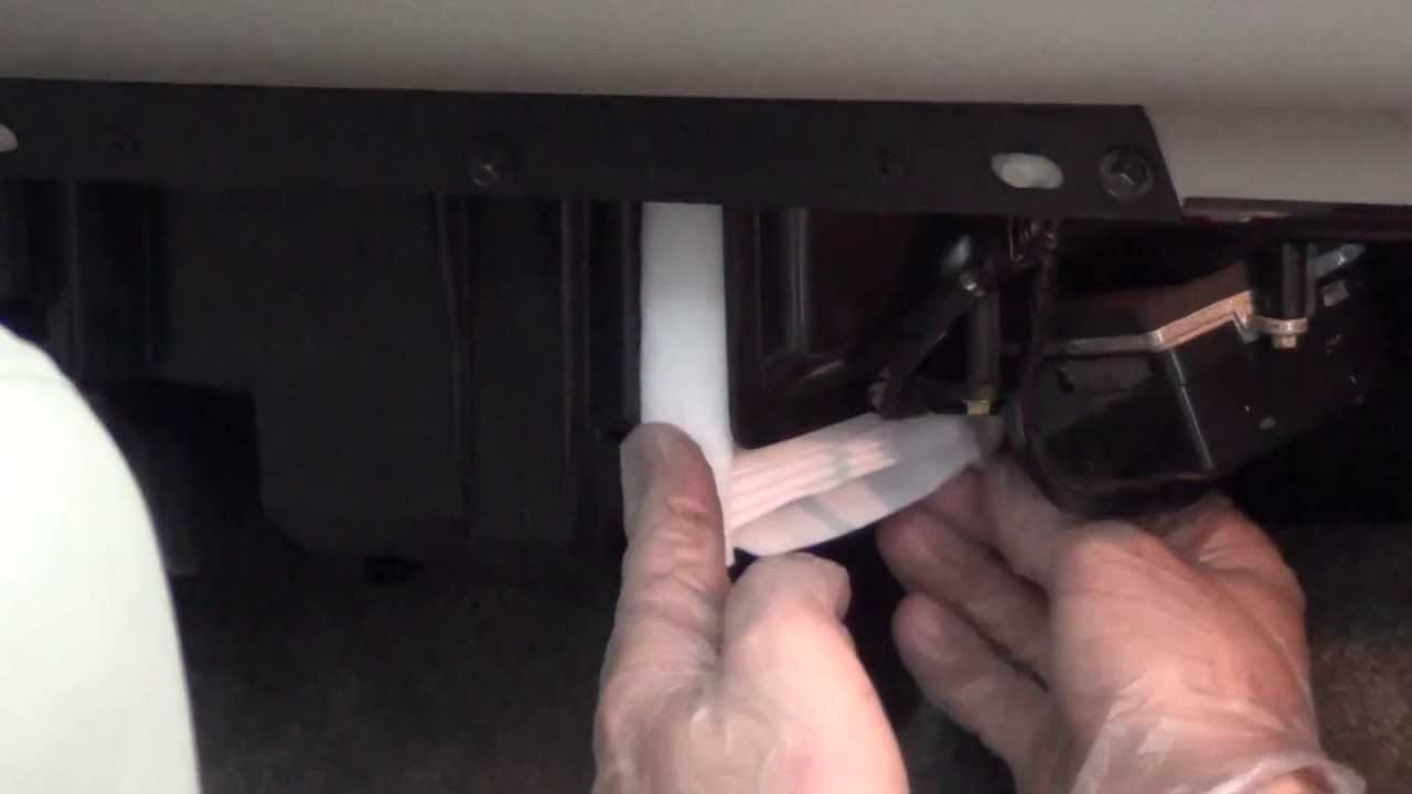Air Cabin Filter Replacement on a 2000-2006 Chevrolet