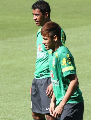 Neymar no treino da Seleção na Basileia (Foto: Mowa Press)