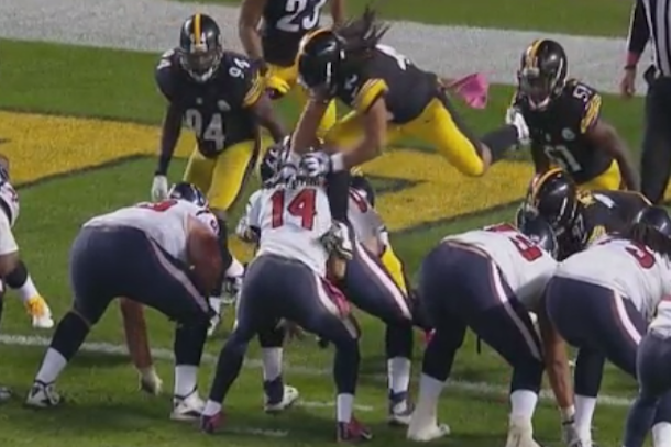 Here s Troy Polamalu Jumping Over the Line of Scrimmage 