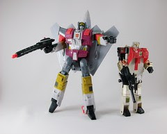Transformers Silverbolt Universe Ultra vs. Silverbolt G1