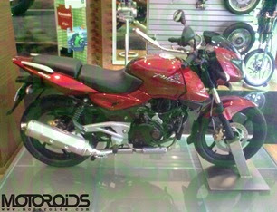 bajaj_pulsar_220_7