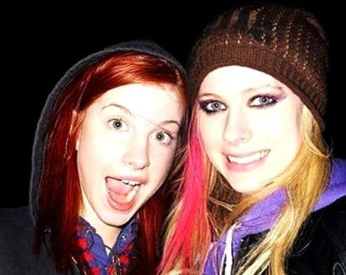 avril lavigne or hayley williams. Hayley Williams and Avril lavigne in one picture WOW! Posted 3 months ago