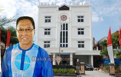 Ambon, Malukupost.com - Proses pembangunan fisik di desa dan negeri di Ambon yang menggunakan Dana Desa wajib mendapat persetujuan dari Dinas Pekerjaan Umum dan Penataan Ruang (PUPR) setempat. Sekretaris Kota Ambon, Anthony Gustaf Latuheru, Jumat (31/3), mengatakan, mulai tahun anggaran 2017 diputuskan seluruh RAB fisik yang menggunakan anggaran dana desa harus mendapat persetujuan dari Kadis PUPR setempat.
