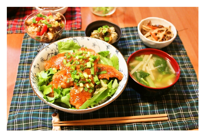 美味しいごはん ピリ辛味噌豚バラ丼の献立