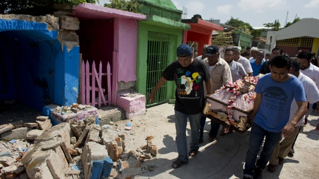Mexico mourns 66 dead after twin punch of quake, hurricane - LemonWire