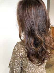 ロングヘアによく合う ブリーチなしナチュラルグラデーション Hair Salon Piece Official Site ヘアサロン ピース