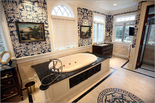 Modern and Comfort Bathroom 