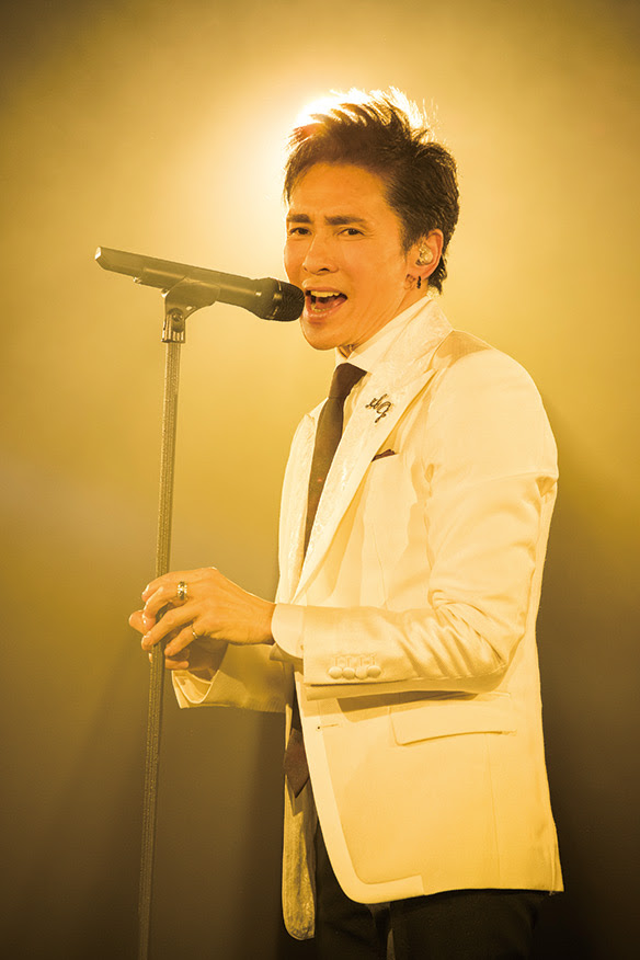 郷ひろみ クリスマスディナーショー ライブ コンサートのチケット ローチケ ローソンチケット