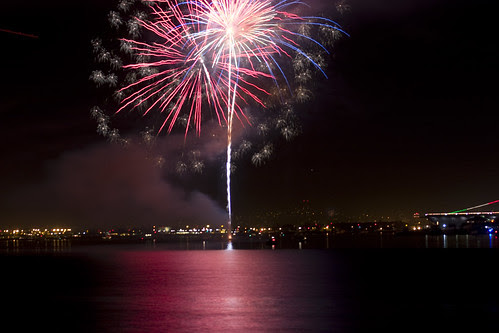 2153475927 48bba96b7c 20 Beautiful Fireworks Pictures 