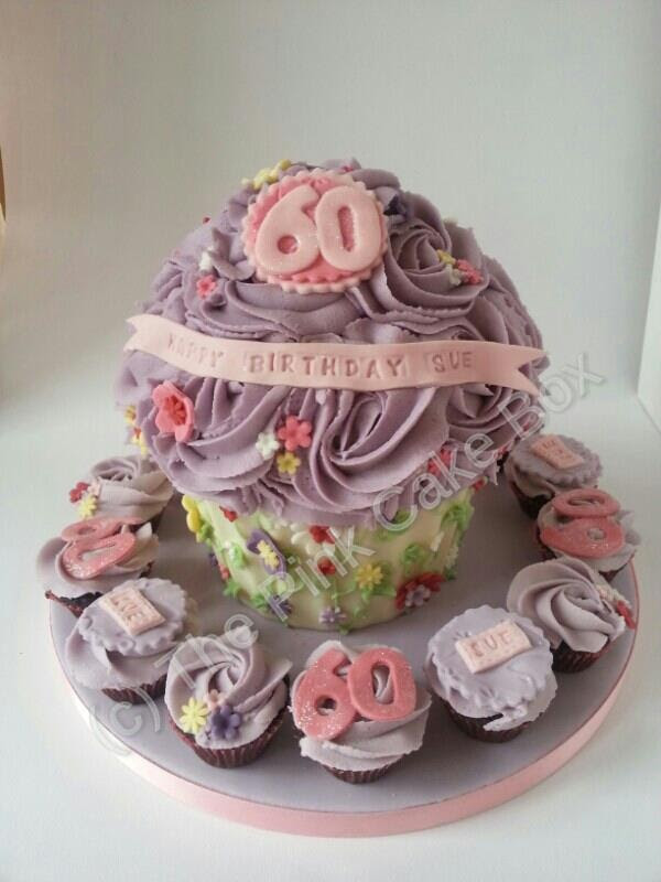 60 Year Old's Birthday Cake | 60/70 Birthday Cake | Pinterest