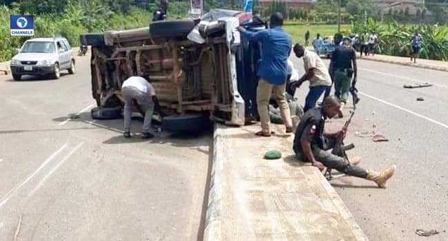 Two Dead, 10 Injured As Police Vehicle Crashes In Ondo