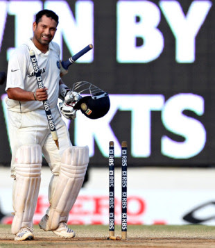 Sachin Tendulkar picks up a souvenir, India v England, 1st Test, Chennai, 5th day, December 15, 2008