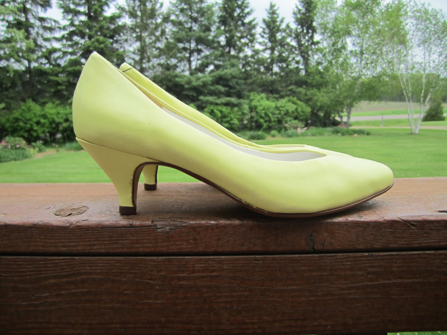 Vintage 1980's Yellow Leather Shoes - Size 6.5