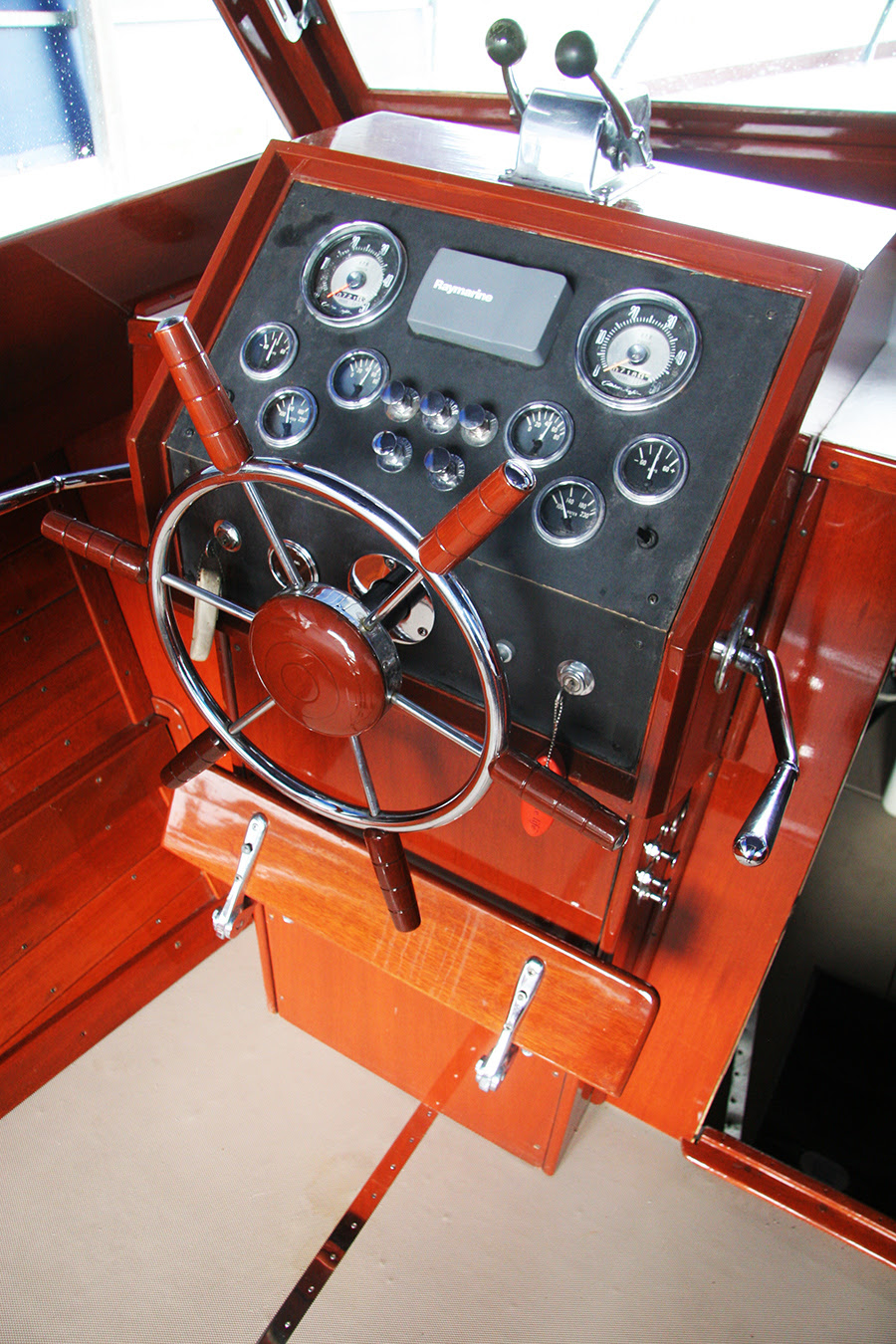chris craft 30' 1961 open sea skiff for sale