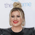 Kelly Clarkson Jung - Kelly Clarkson 2004 High Resolution Stock Photography And Images Alamy - Kelly clarkson — love so soft 02:52.